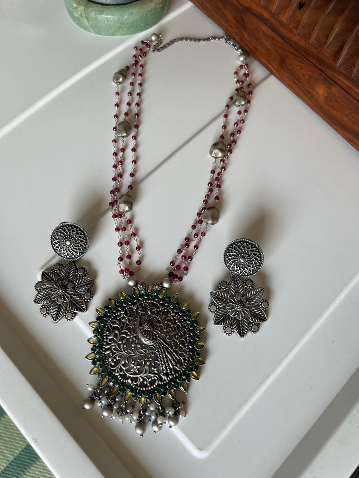 Exquisite Pendant Necklace Set - A Masterpiece of Elegance