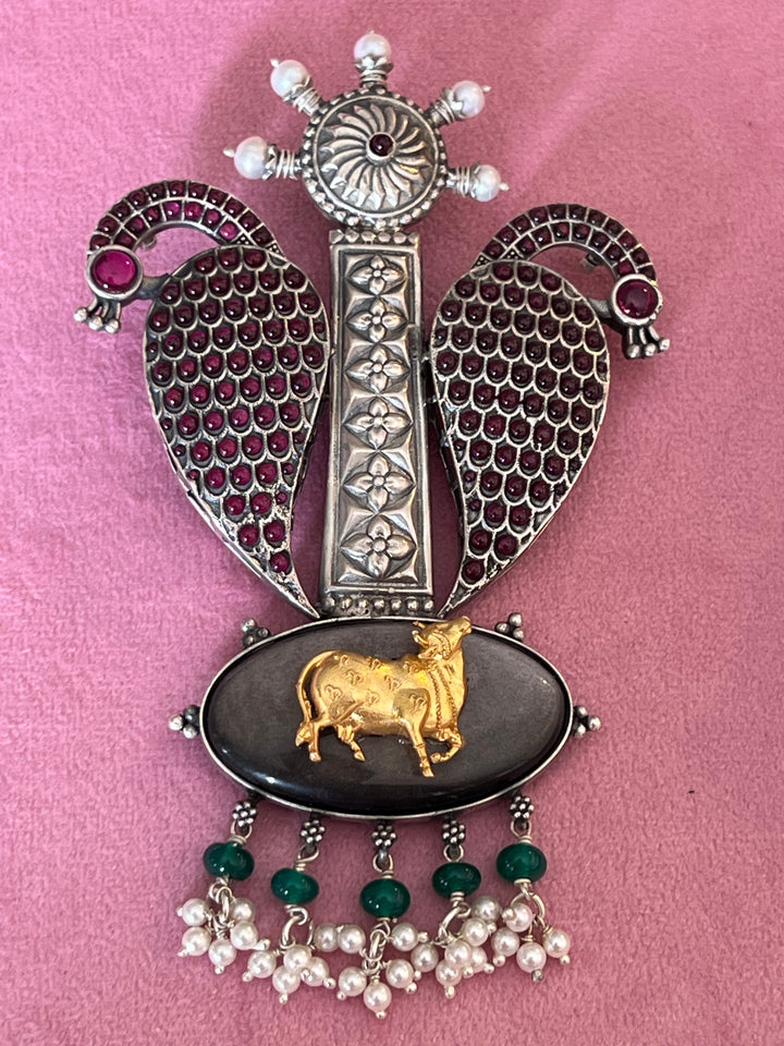 Exquisite Handcrafted Fusion Pendant: Unique Artistry