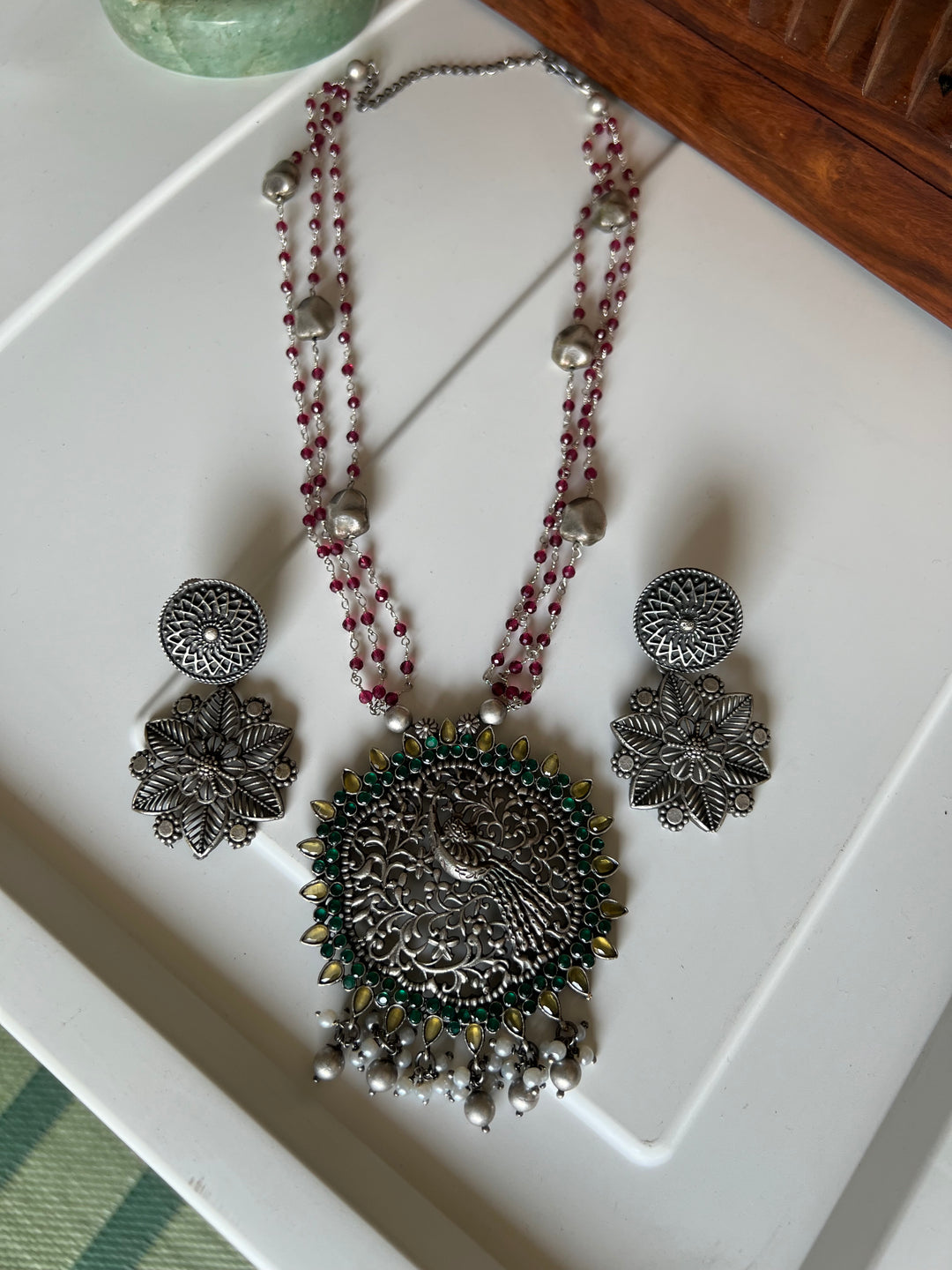 Exquisite Pendant Necklace Set - A Masterpiece of Elegance