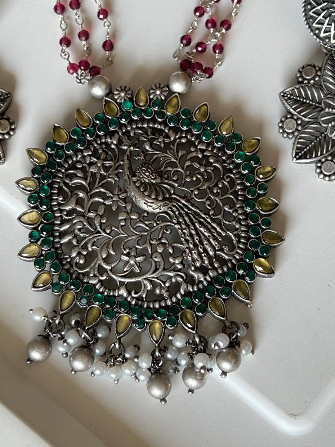 Exquisite Pendant Necklace Set - A Masterpiece of Elegance