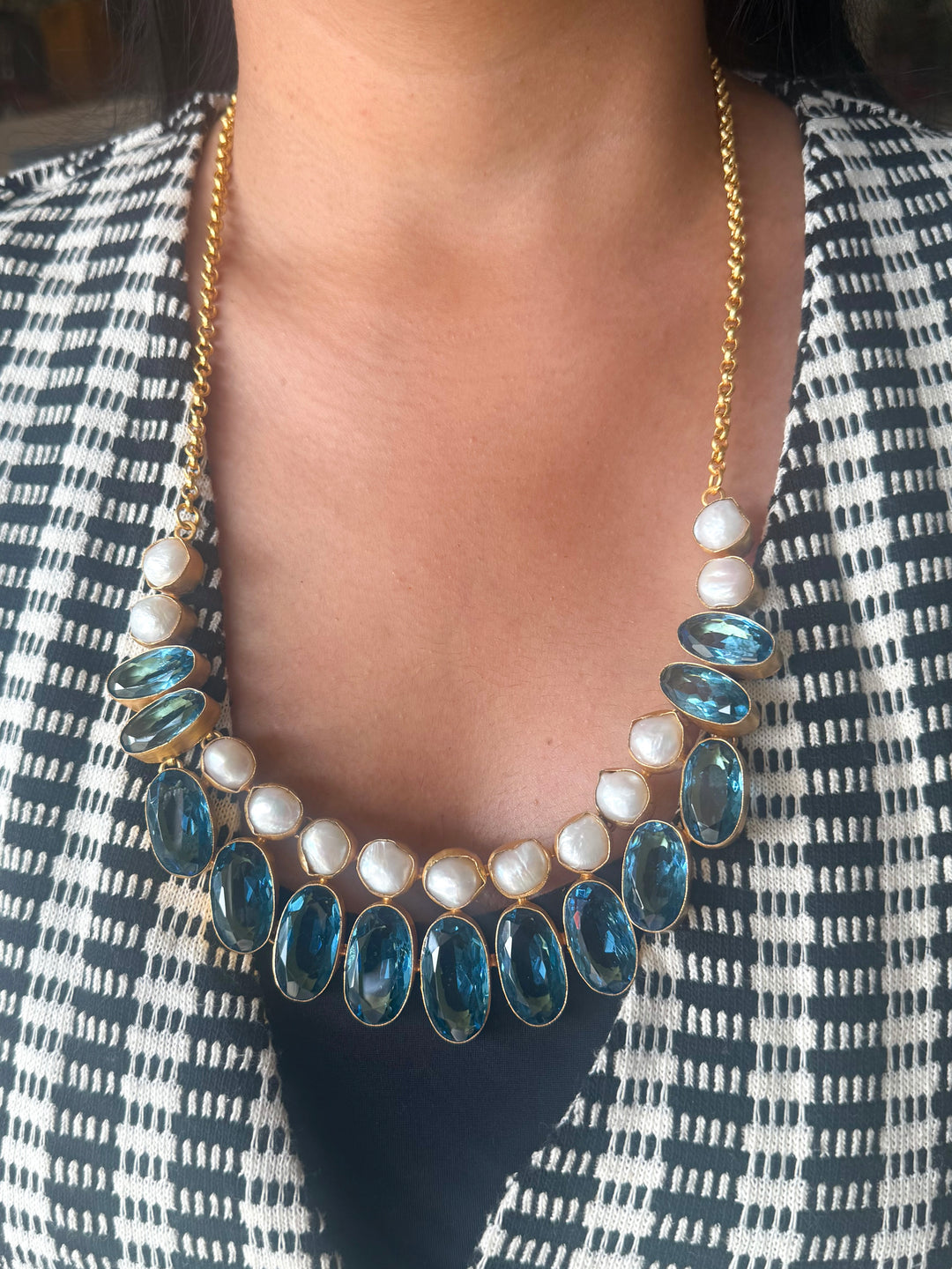 Statement Crystal and Pearls Necklace
