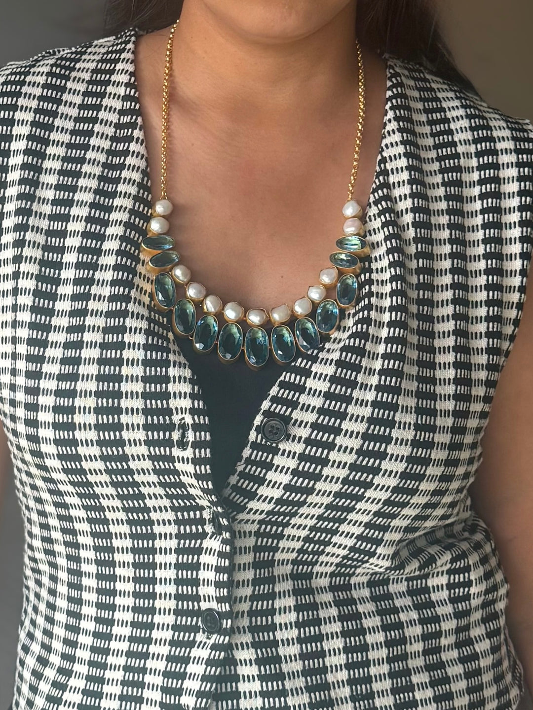 Statement Crystal and Pearls Necklace