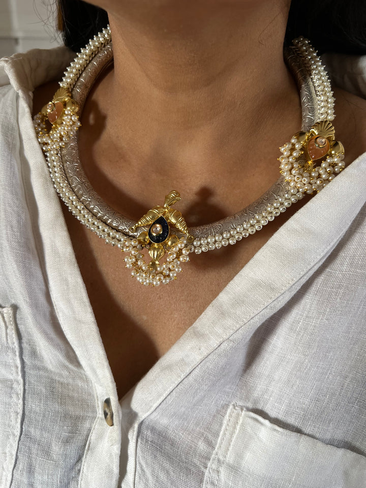 Chic Designer Fusion Hasli Necklace