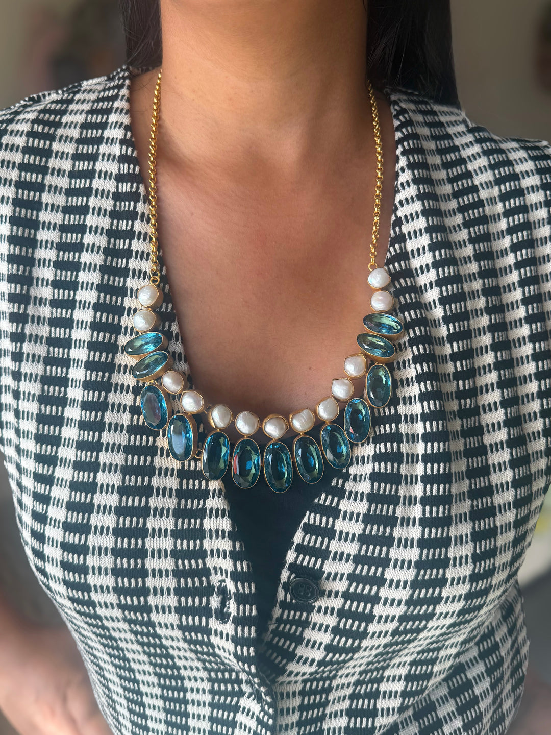 Statement Crystal and Pearls Necklace