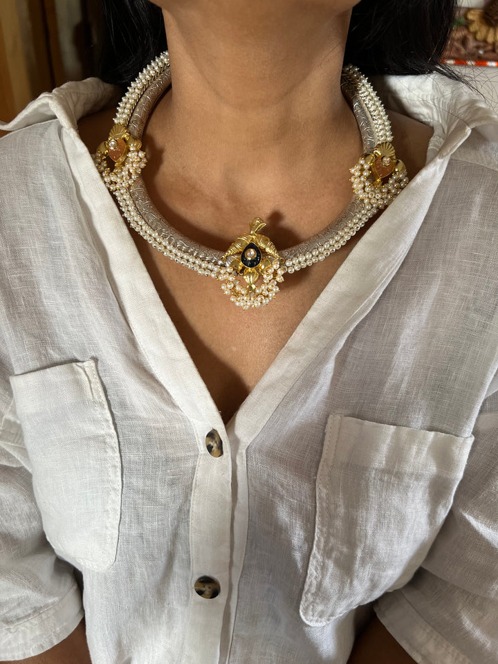 Chic Designer Fusion Hasli Necklace