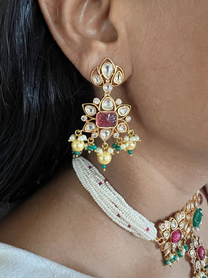 Beautiful Pachi Kundan Choker with Earrings