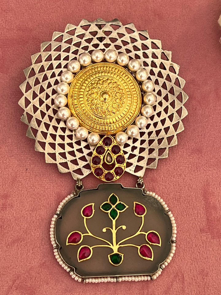 Exquisite Handcrafted Fusion Pendant: Unique Artistry