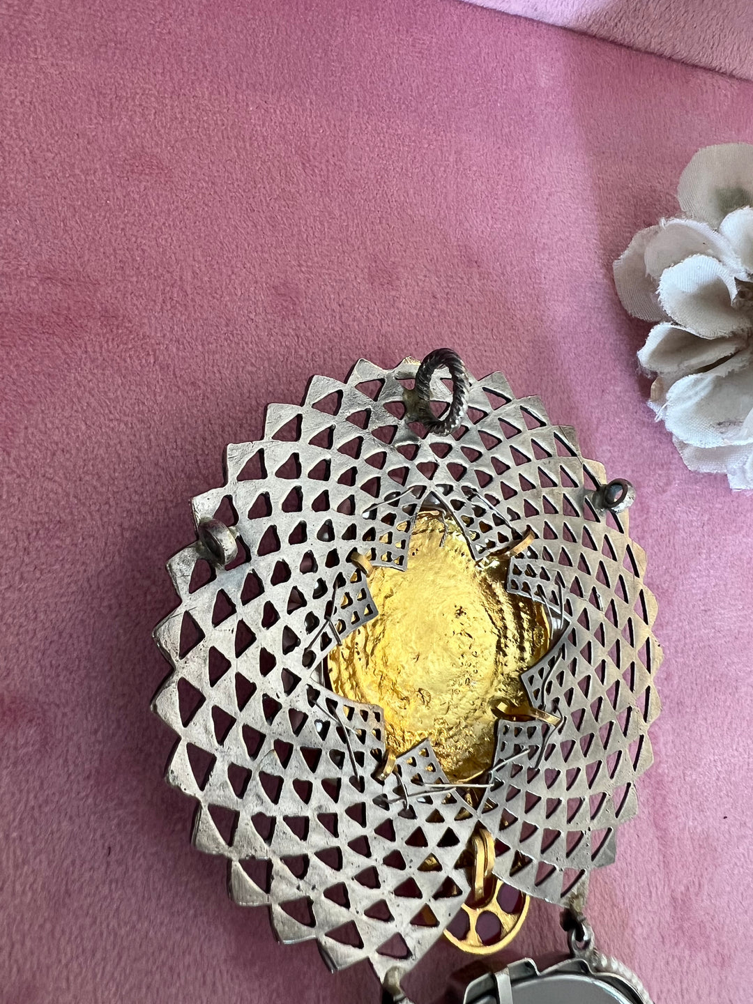 Exquisite Handcrafted Fusion Pendant: Unique Artistry