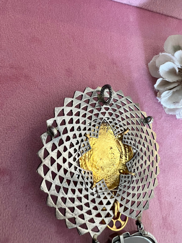 Exquisite Handcrafted Fusion Pendant: Unique Artistry