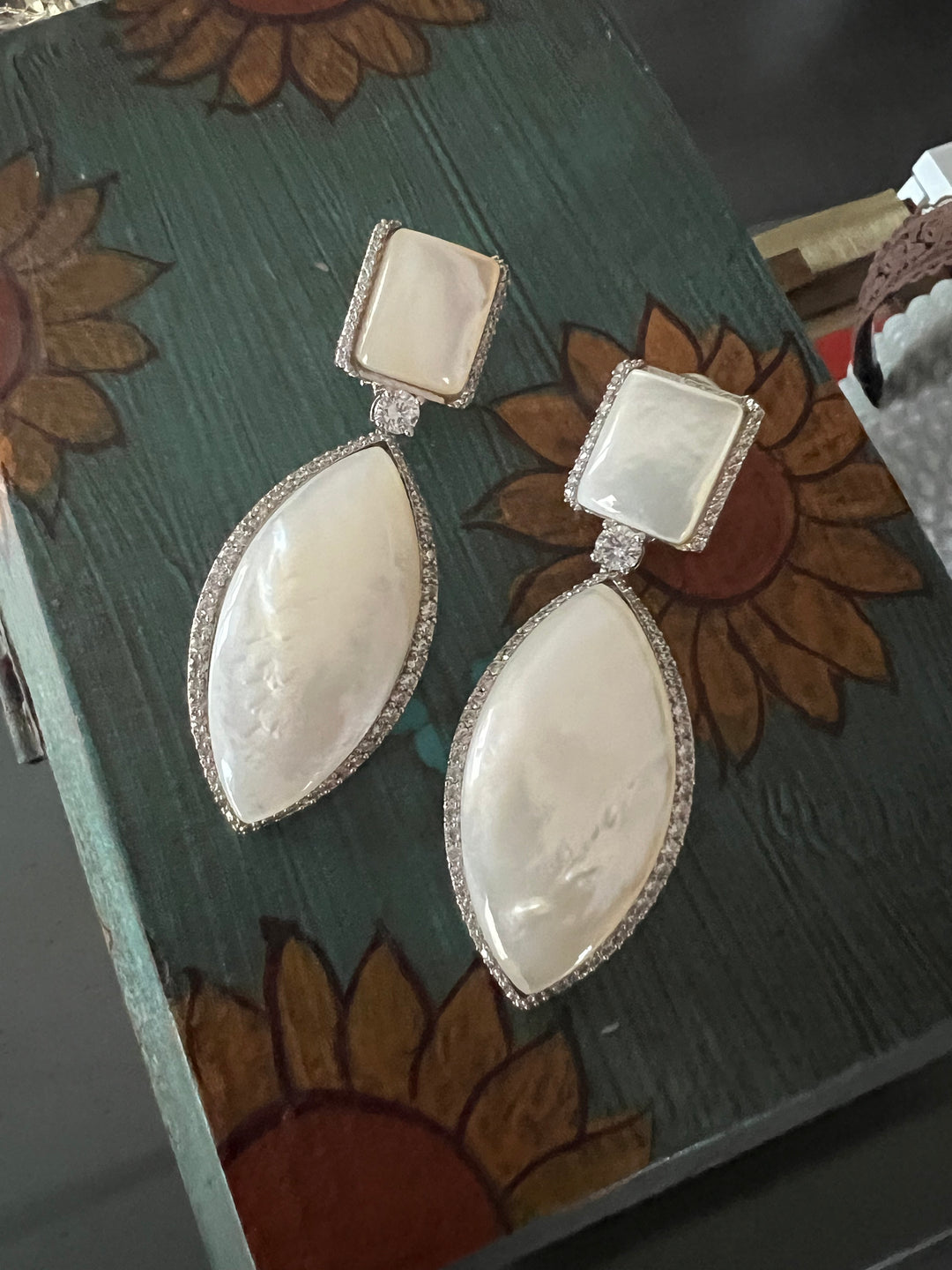 Mother of Pearl Earrings - Premium Quality, Exquisite Craftsmanship