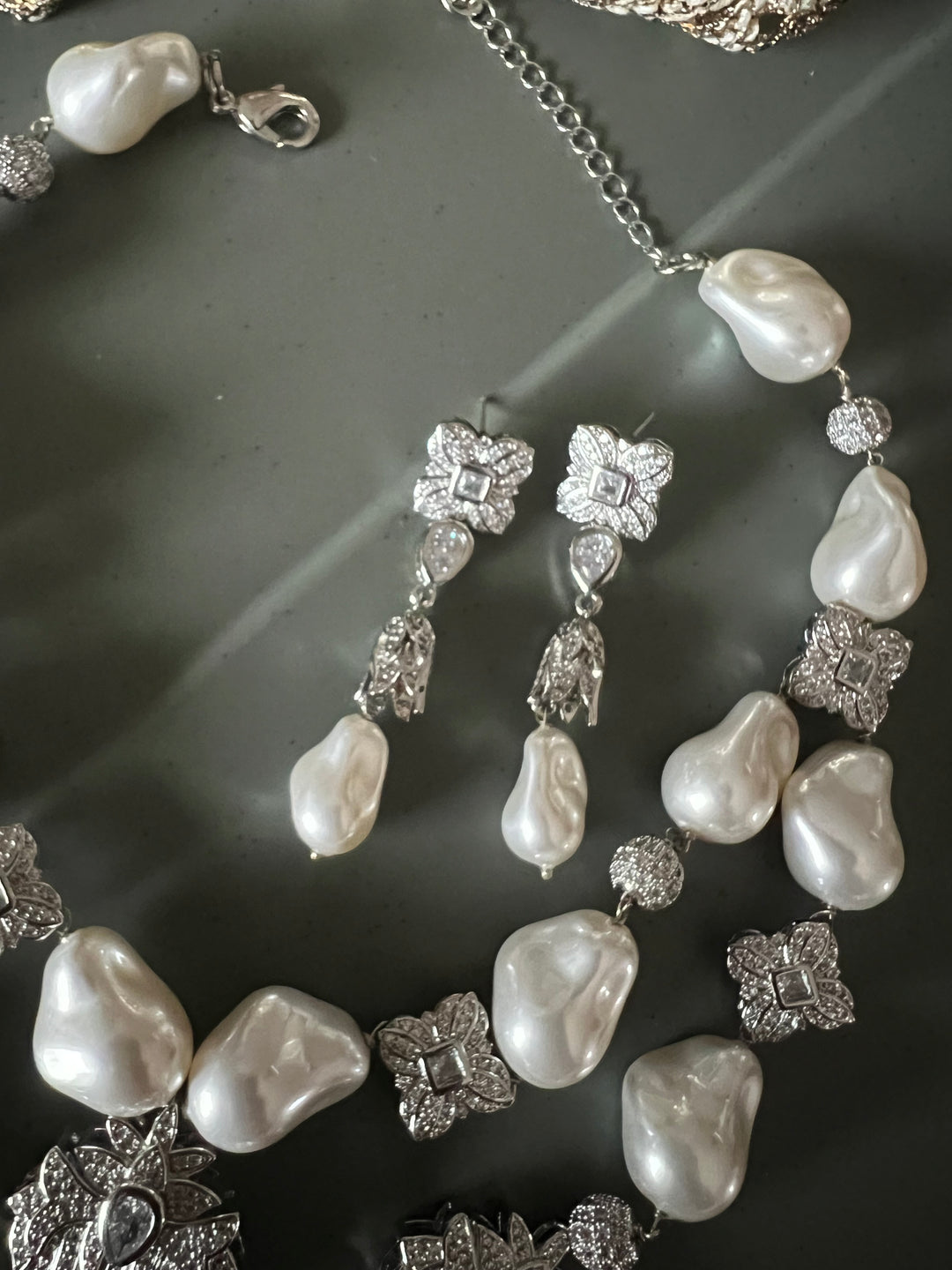 Elegant Necklace Set - Unmatched Quality and Style