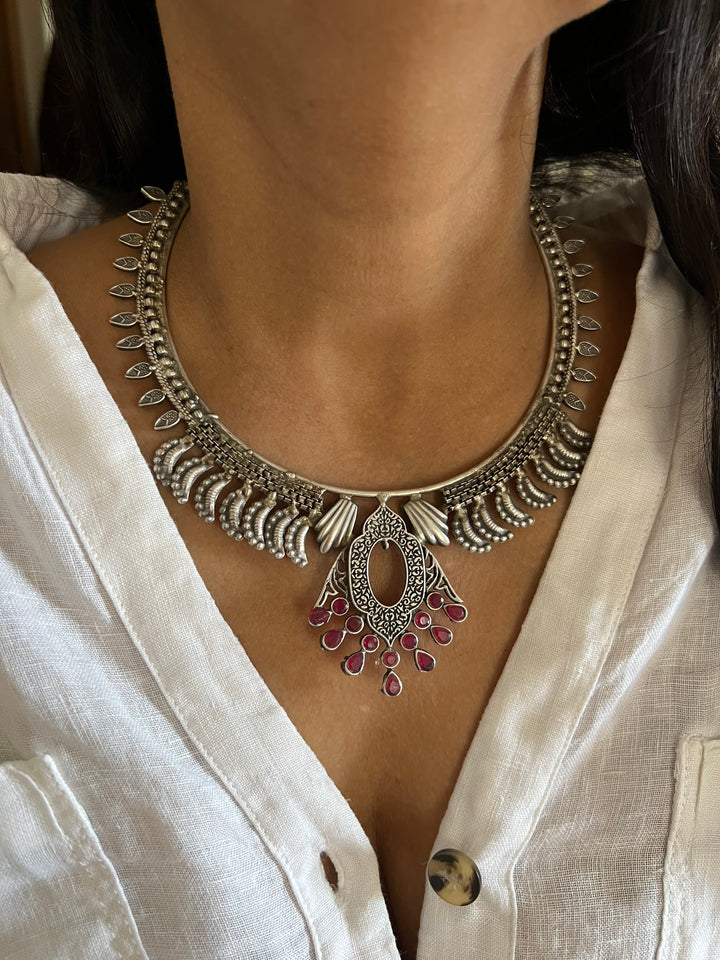 Handmade Antique Brass Hasli Necklace - Effortless Elegance for Casual Outings