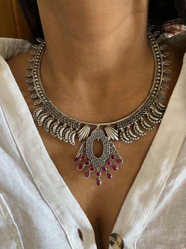 Handmade Antique Brass Hasli Necklace - Effortless Elegance for Casual Outings