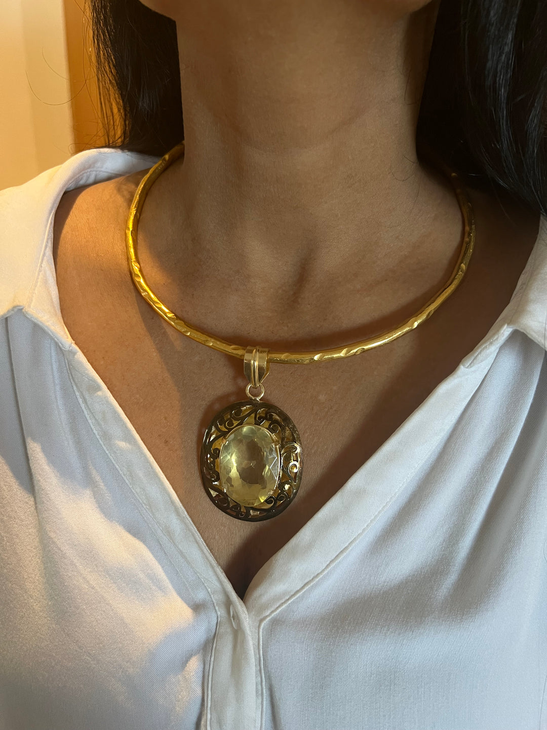 Hasli Necklace with Pretty Pendant