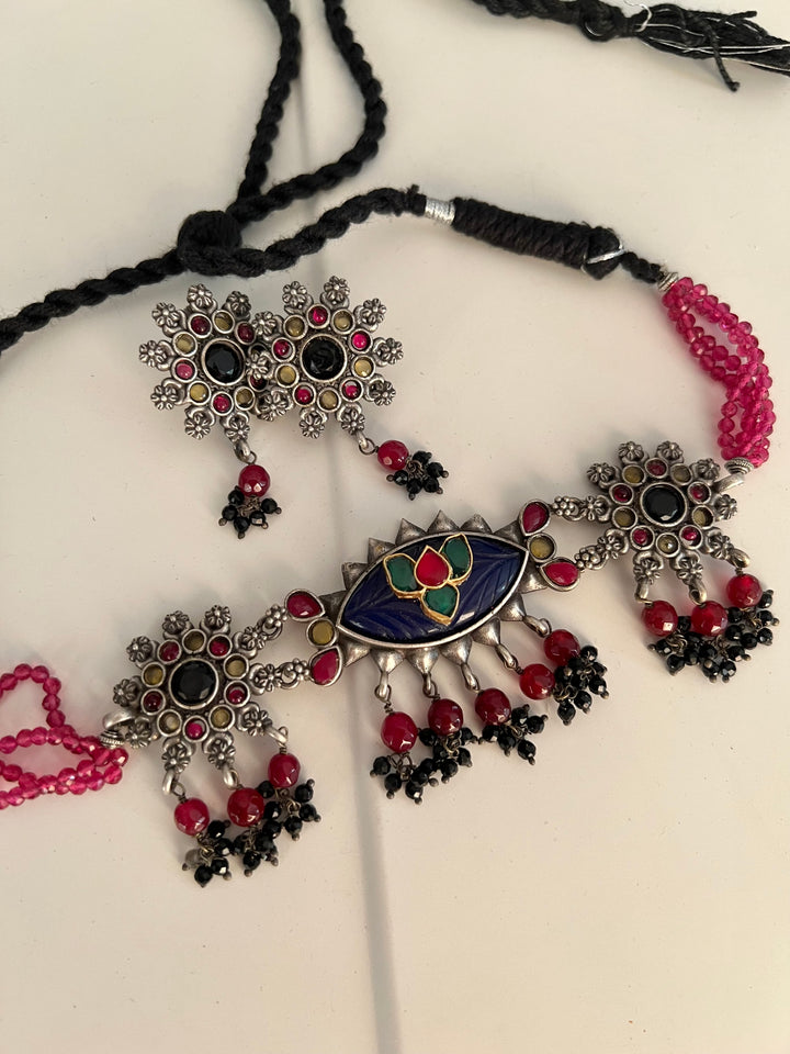 Vintage Artistic Choker with Statement Earrings
