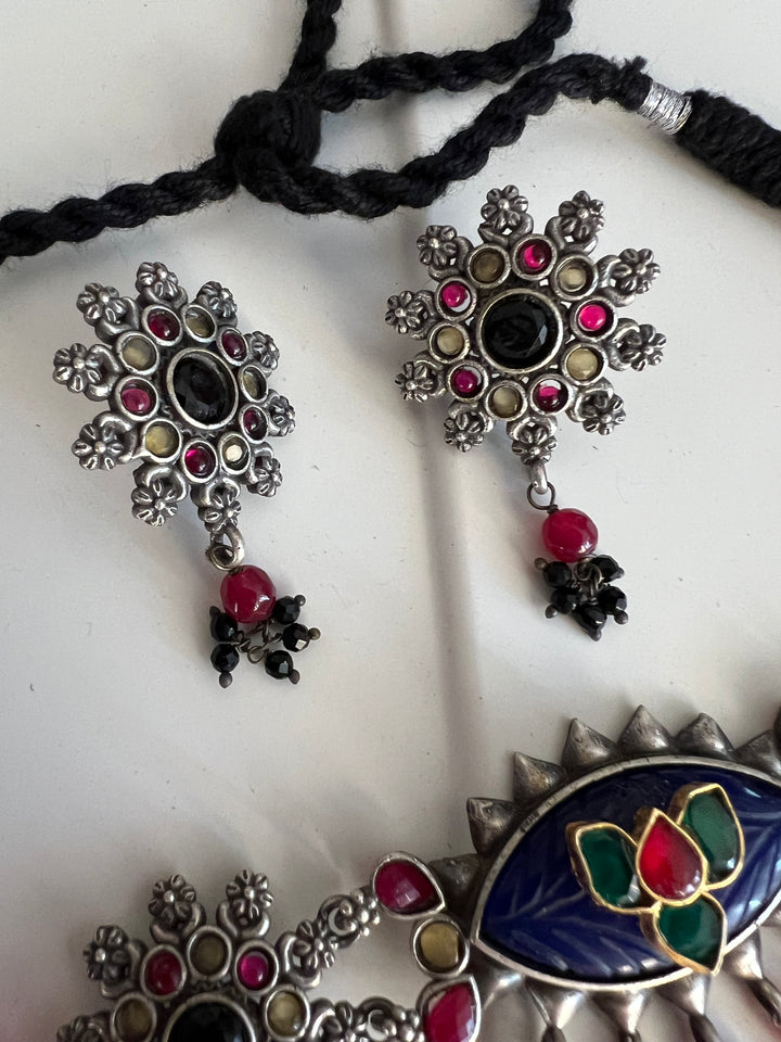 Vintage Artistic Choker with Statement Earrings