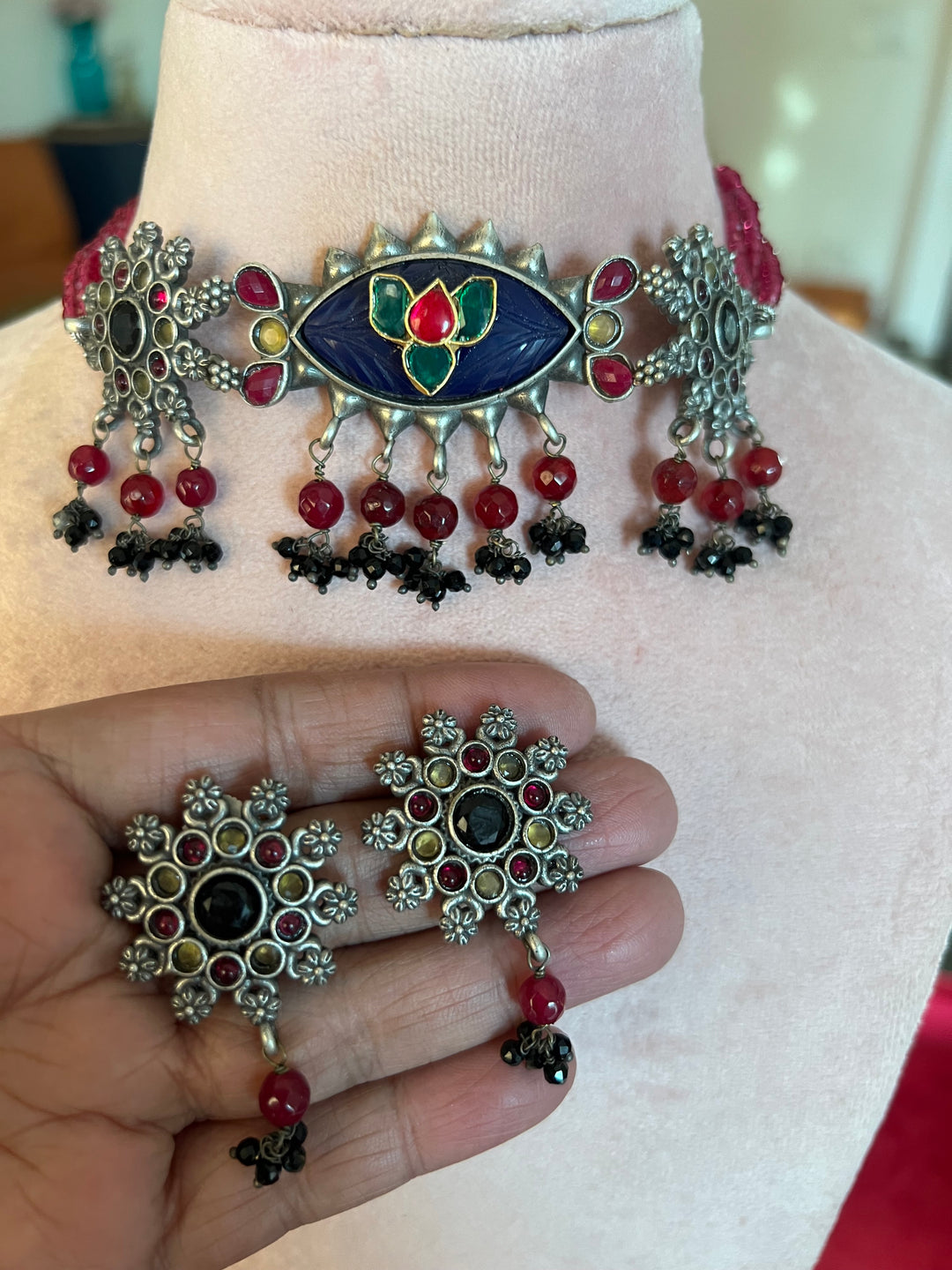 Vintage Artistic Choker with Statement Earrings