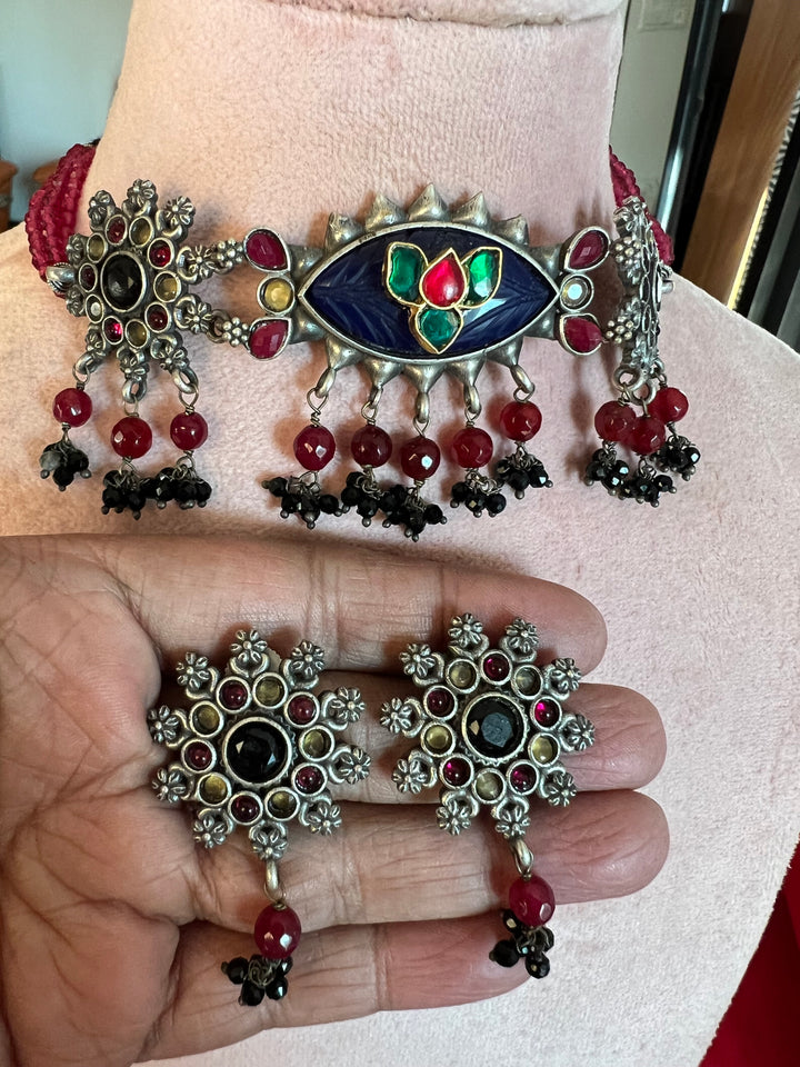 Vintage Artistic Choker with Statement Earrings