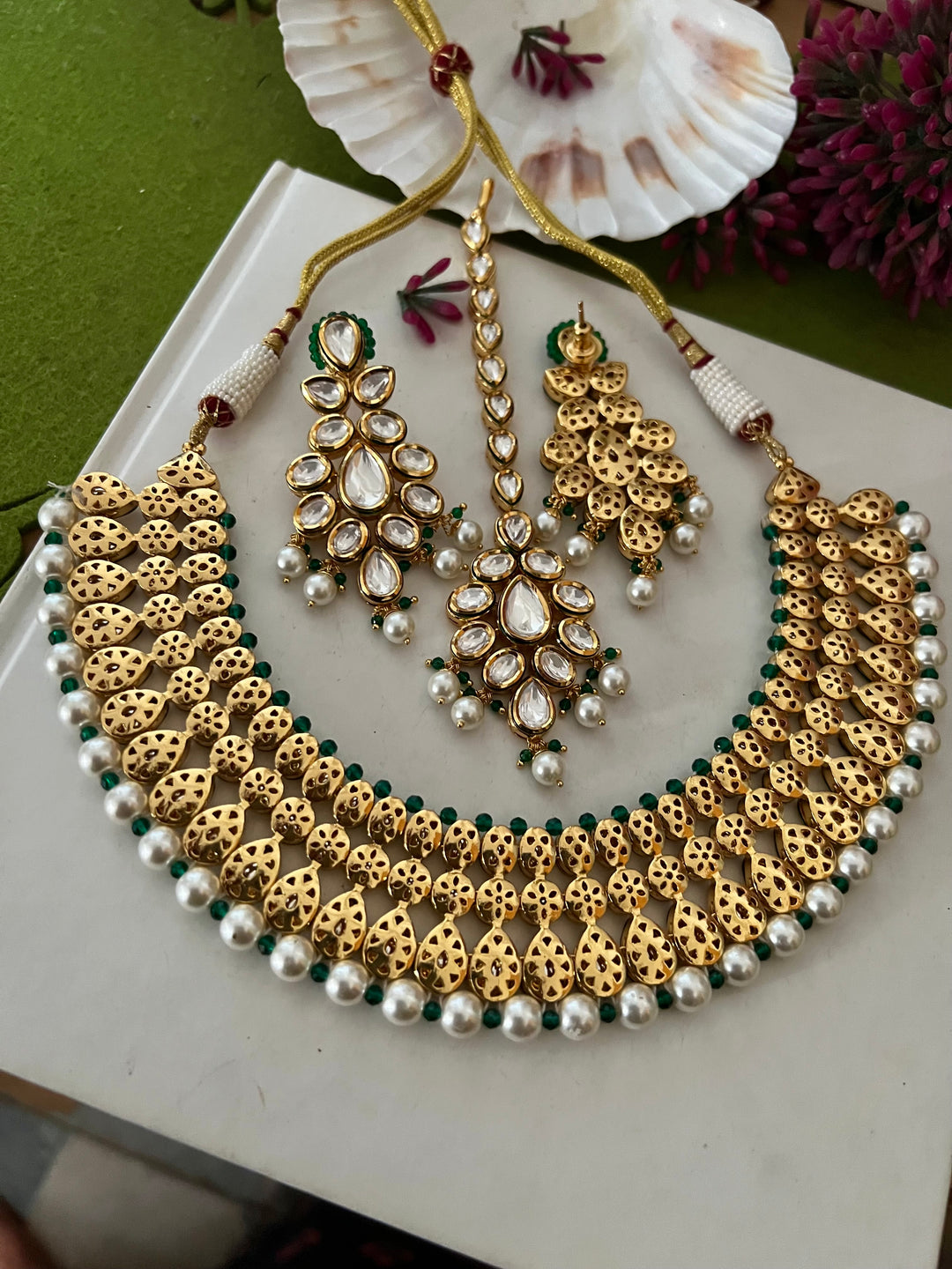 Bikaneri Kundan Necklace with Earrings and Maangtikka
