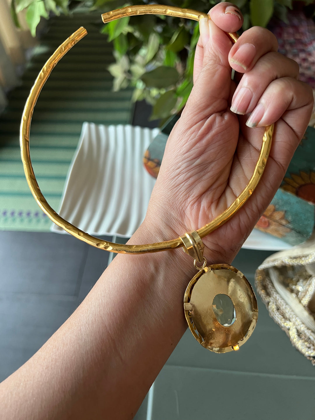 Hasli Necklace with Pretty Pendant