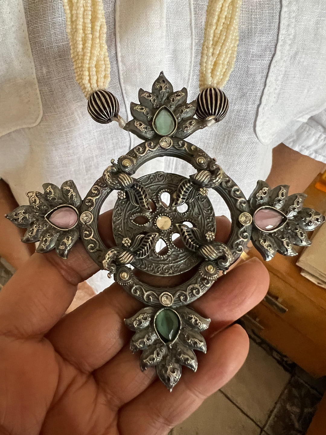 Antique Brass Pendant Necklace Set: Elegant Handmade Design