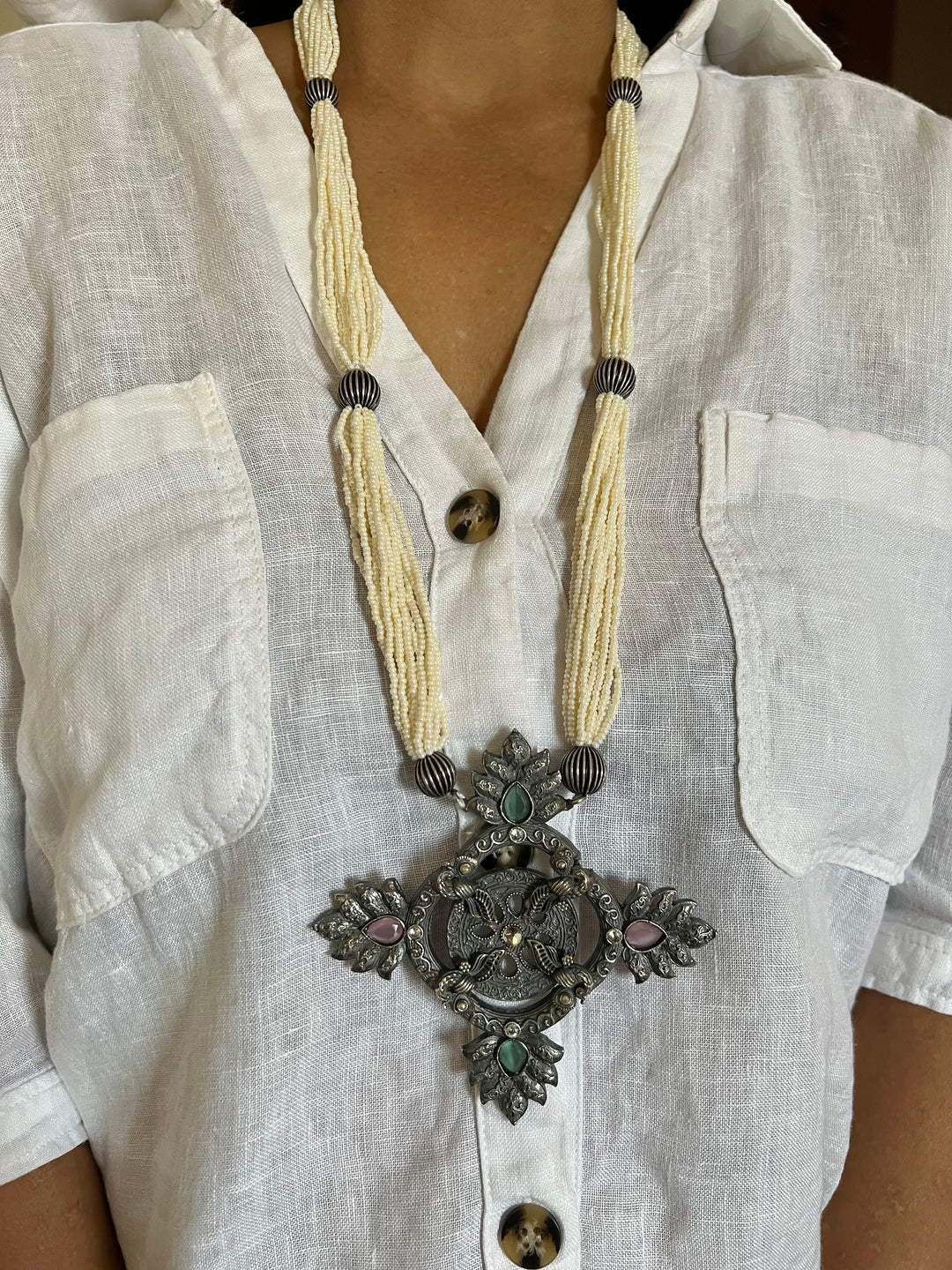 Antique Brass Pendant Necklace Set: Elegant Handmade Design