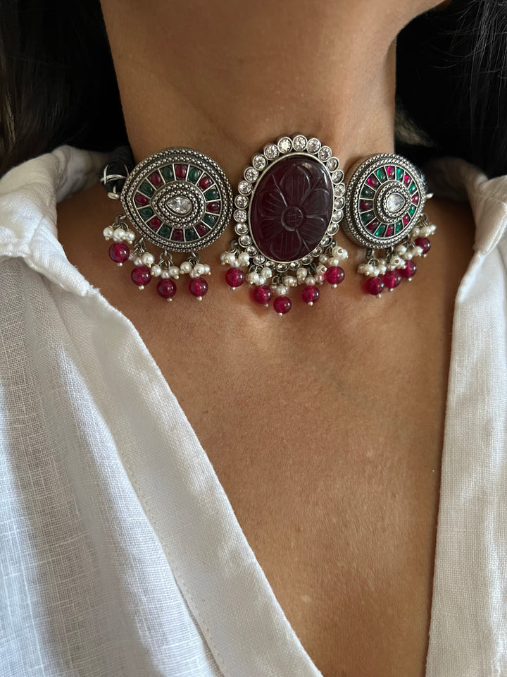 Statement Carved Stone Choker: Exquisite Craftsmanship