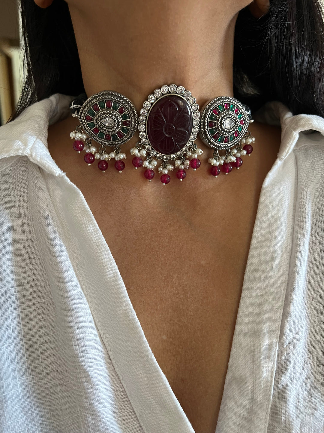 Statement Carved Stone Choker: Exquisite Craftsmanship