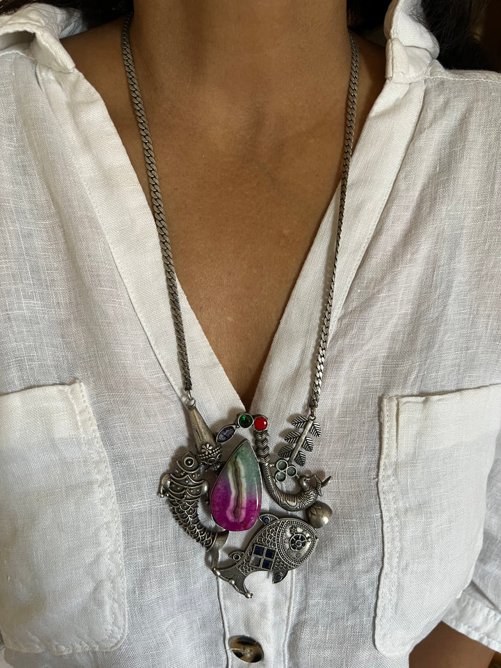 Handmade Antique Brass Stone Necklace - Casual Elegance with a Vintage Twist