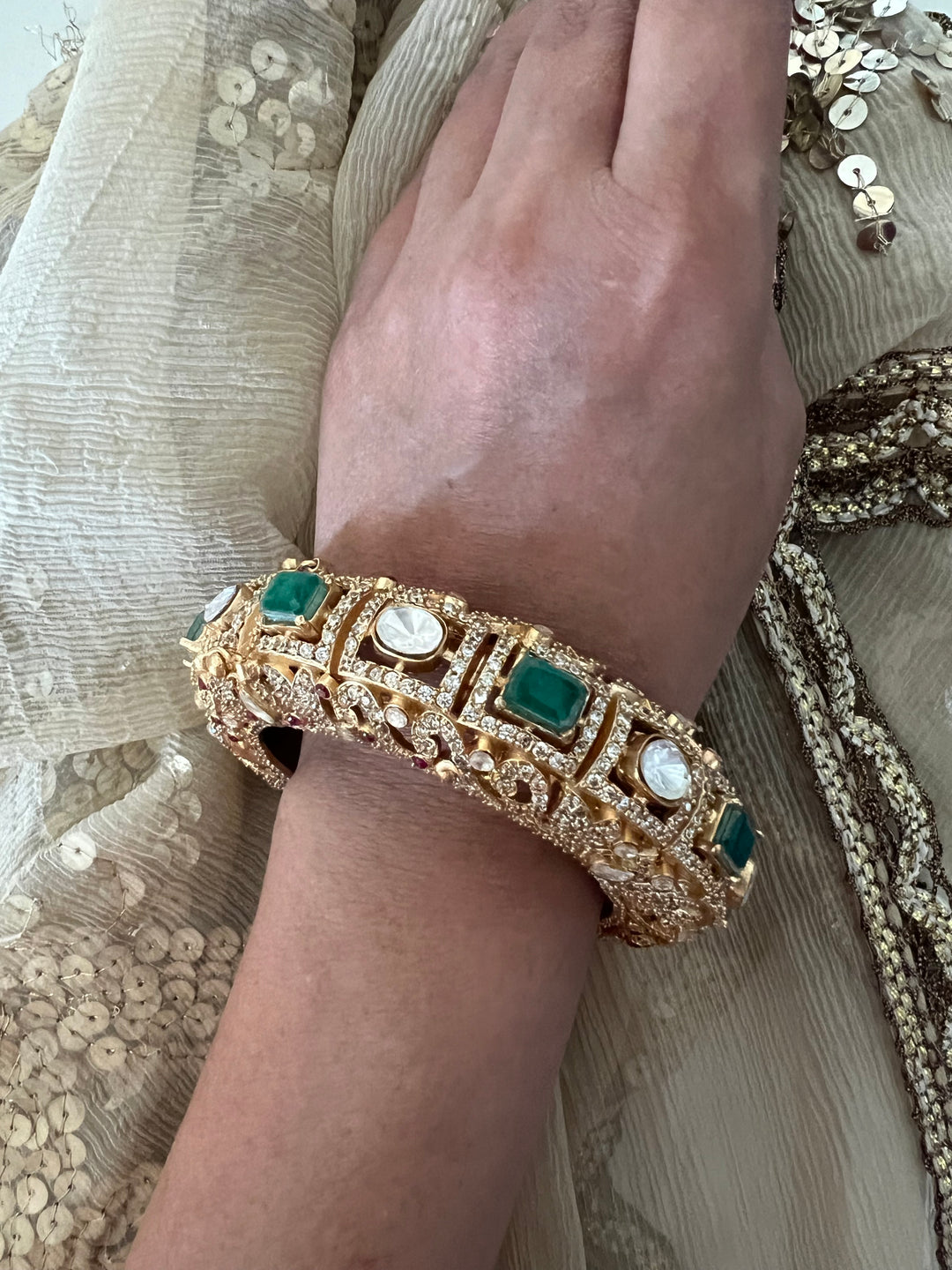 Exclusive Doublet Stone Kundan Bangle