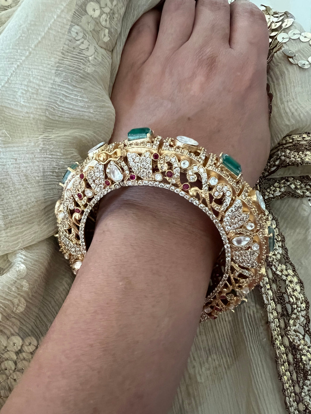 Exclusive Doublet Stone Kundan Bangle