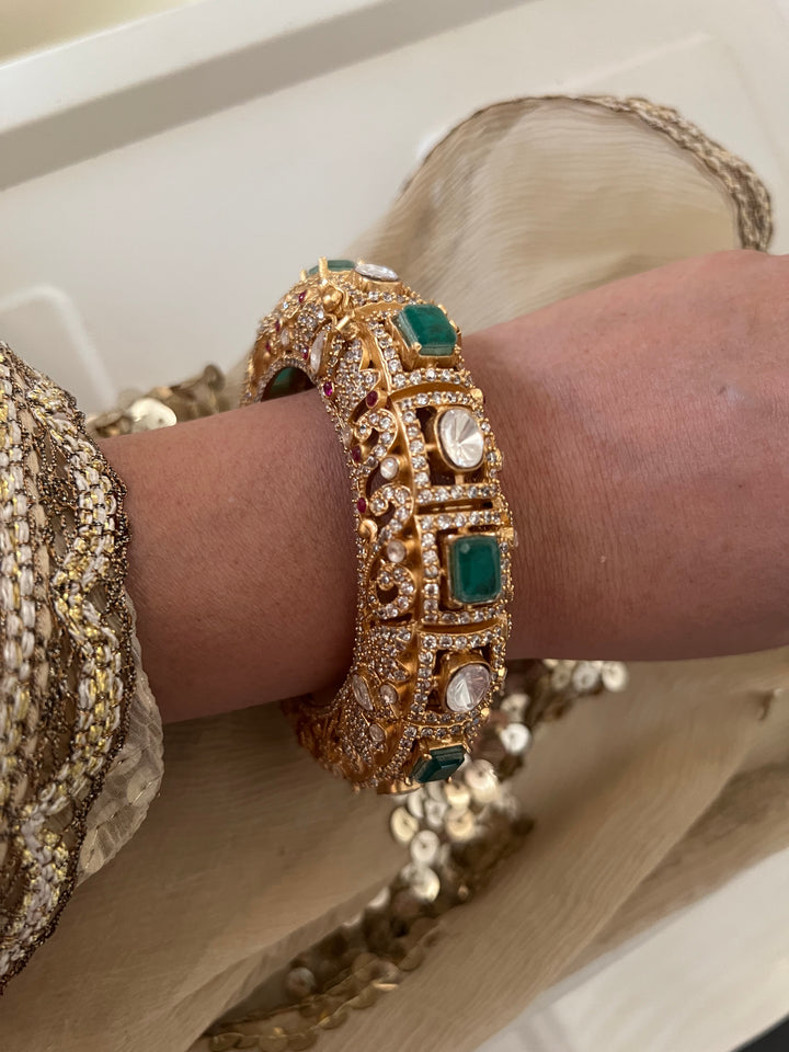 Exclusive Doublet Stone Kundan Bangle