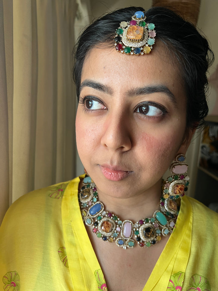 Victorian Bridal Necklace with Earrings and Maangtikka