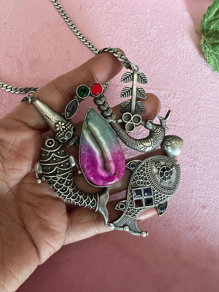 Handmade Antique Brass Stone Necklace - Casual Elegance with a Vintage Twist