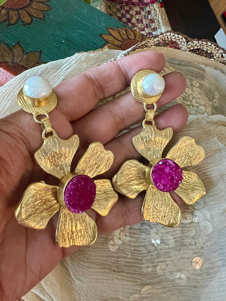 Druzy Stone Pearl Textured Flower Earrings
