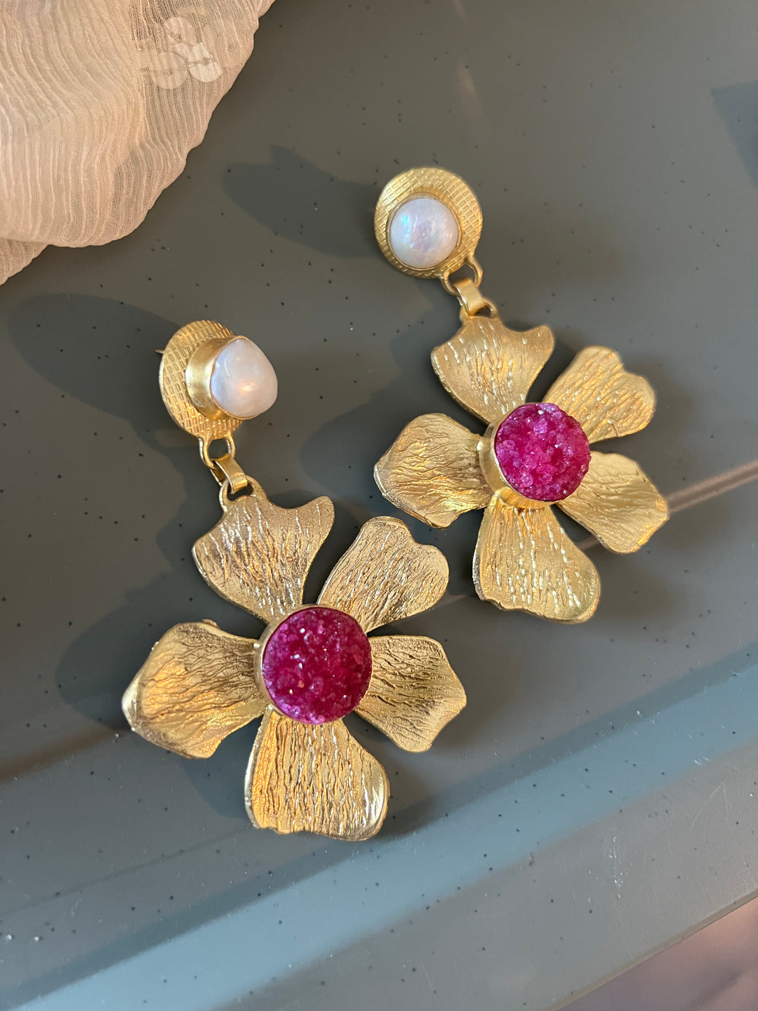 Druzy Stone Pearl Textured Flower Earrings