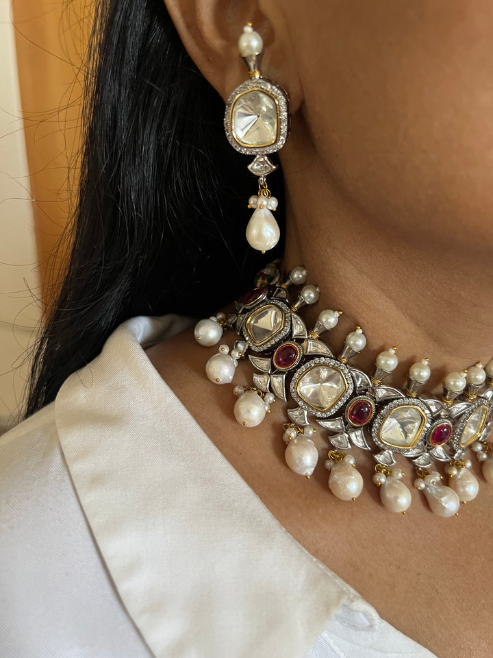Victorian Stone Choker with Statement Earrings and Maangtikka
