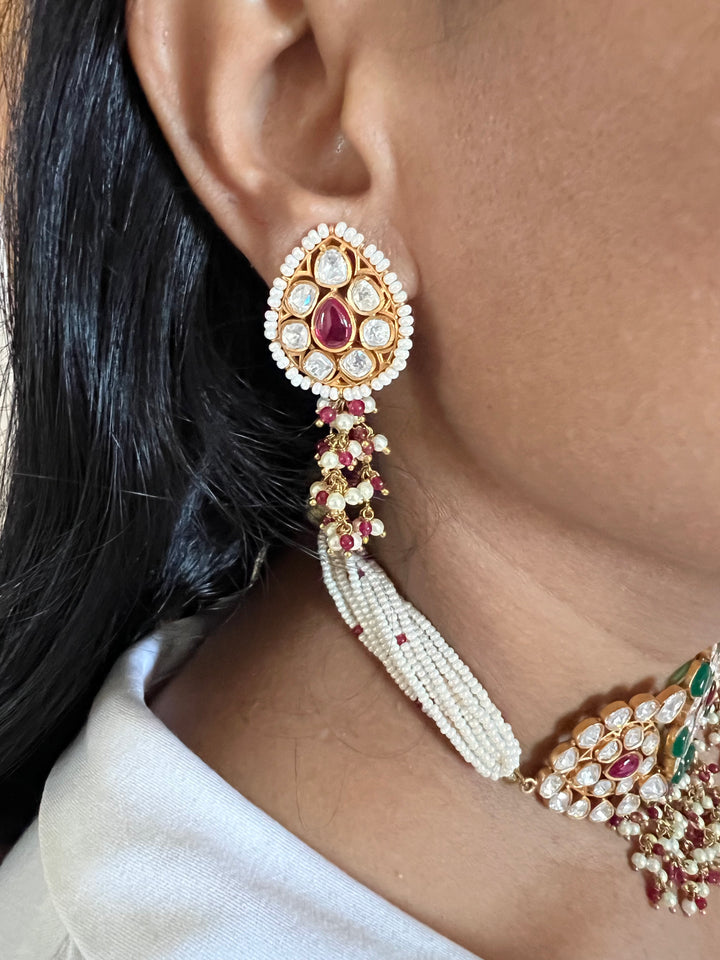 Scintillating Navratna Kundan Choker with Earrings