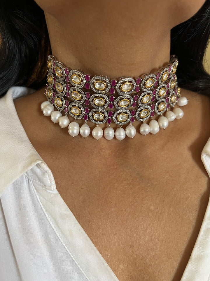 Scintillating Bridal Kundan Choker with Earrings and Maangtikka