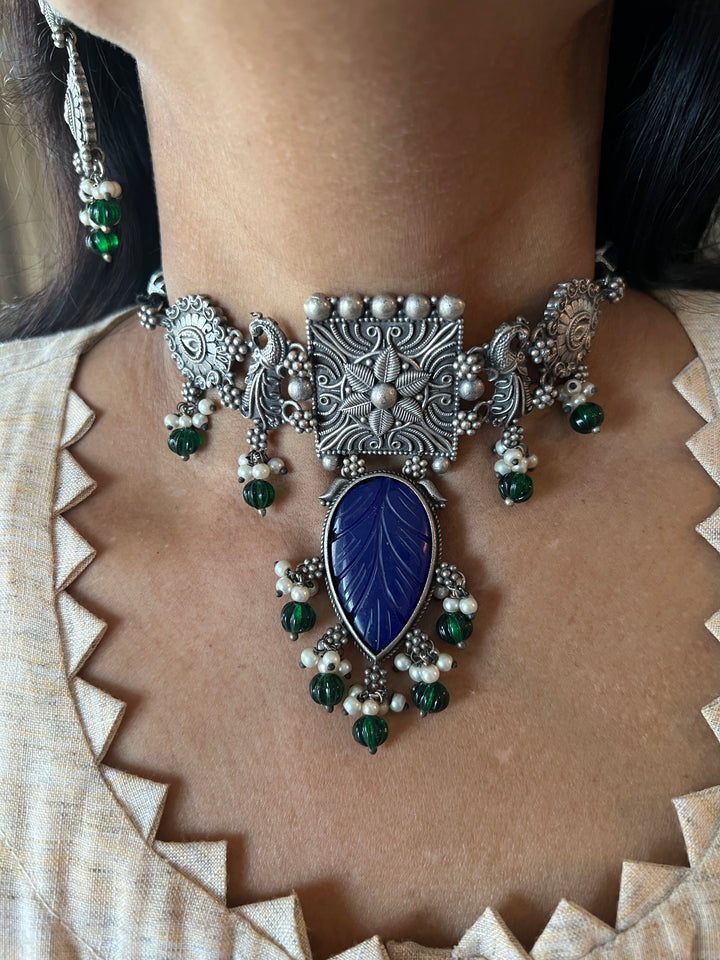 Vintage Carved Stones Choker with Statement Earrings