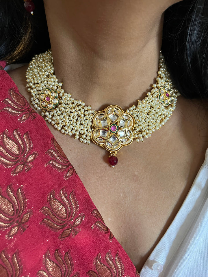 Elegant Kundan Choker Necklace with Earrings
