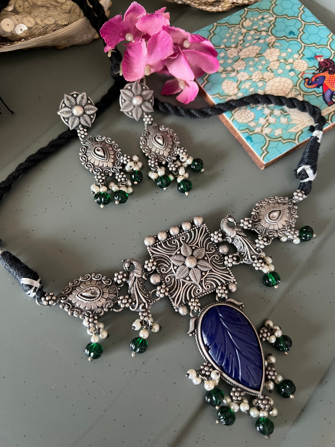 Vintage Carved Stones Choker with Statement Earrings