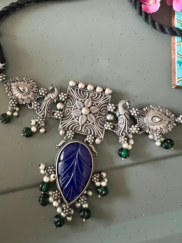 Vintage Carved Stones Choker with Statement Earrings