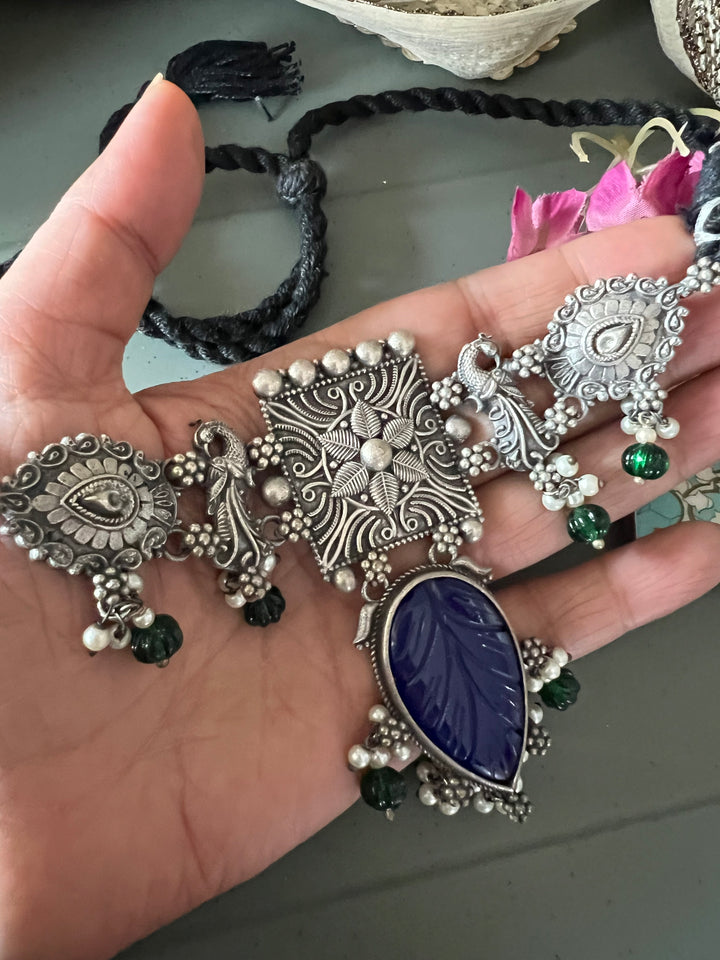 Vintage Carved Stones Choker with Statement Earrings