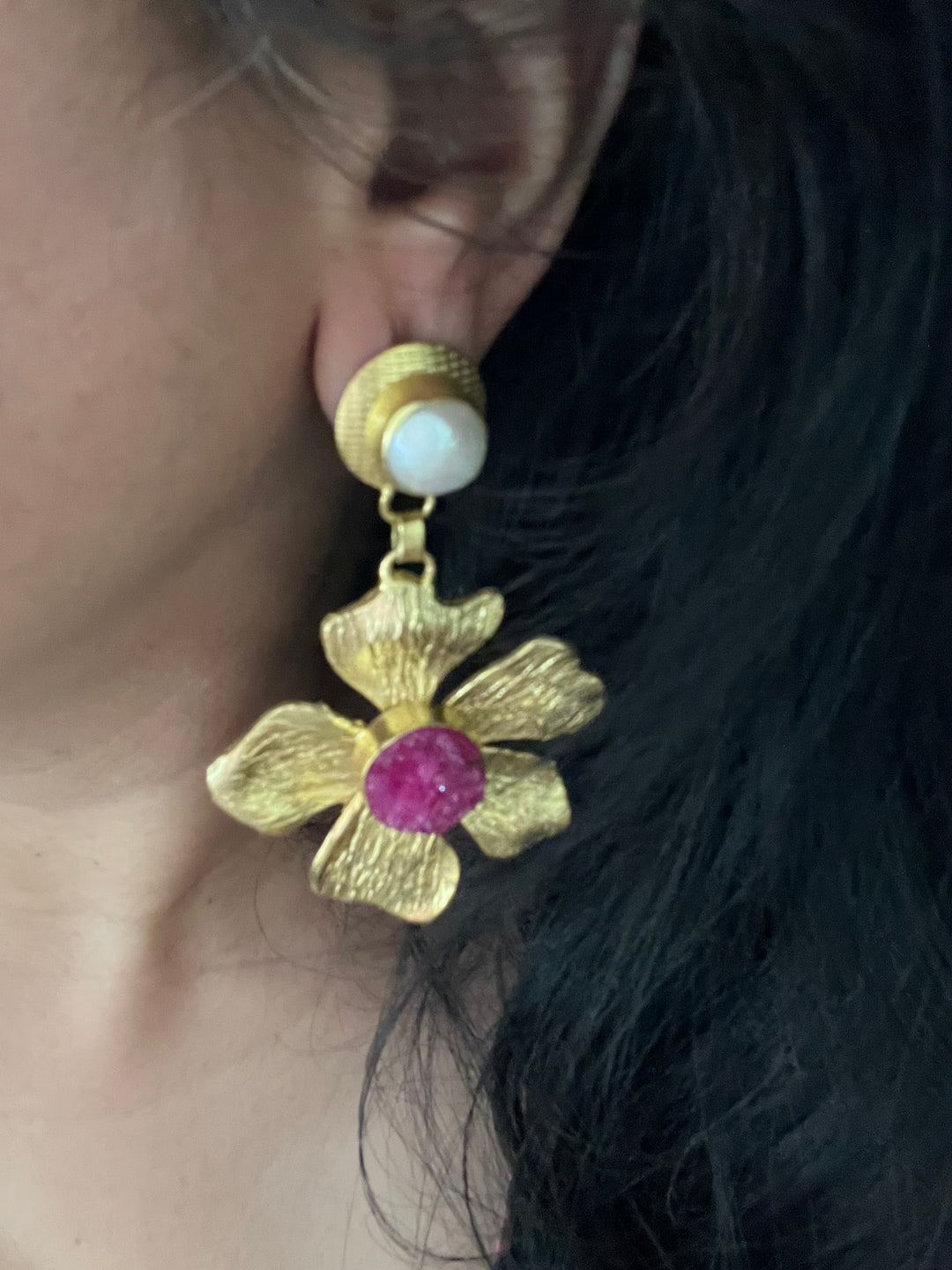 Druzy Stone Pearl Textured Flower Earrings