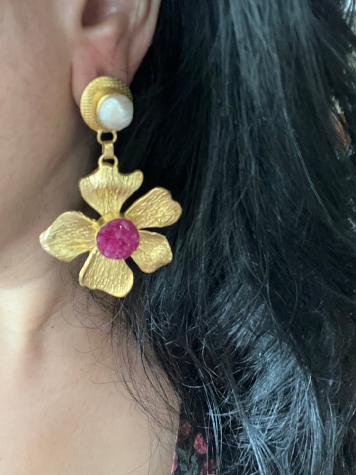 Druzy Stone Pearl Textured Flower Earrings