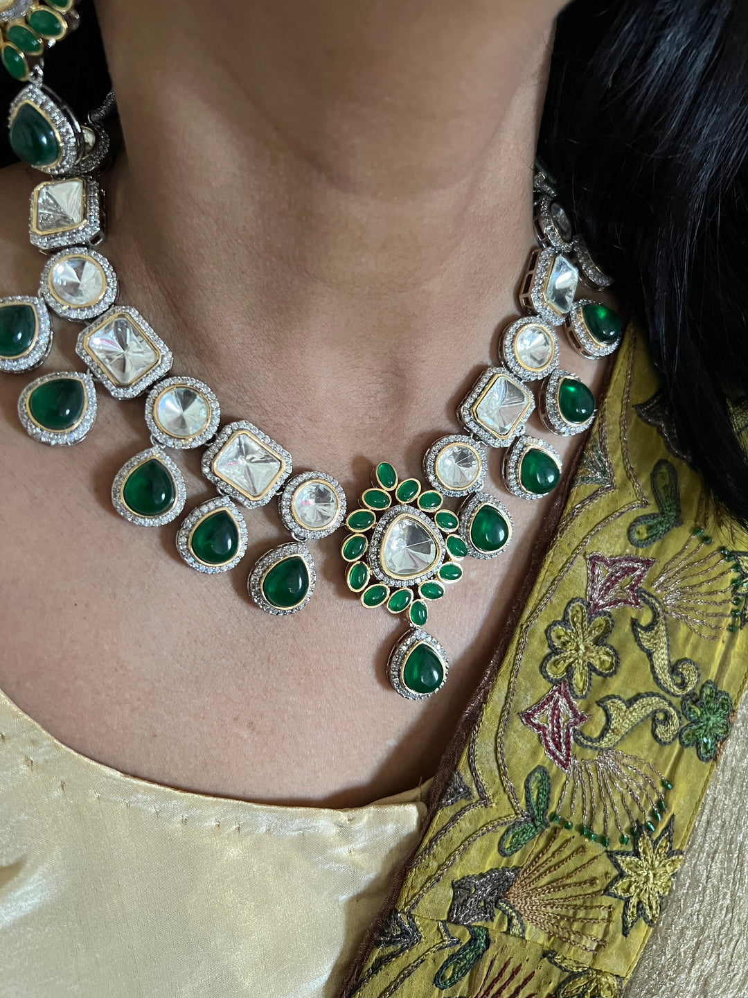 Elegant Kundan Necklace Set - Dazzle at Weddings and Festive Affairs