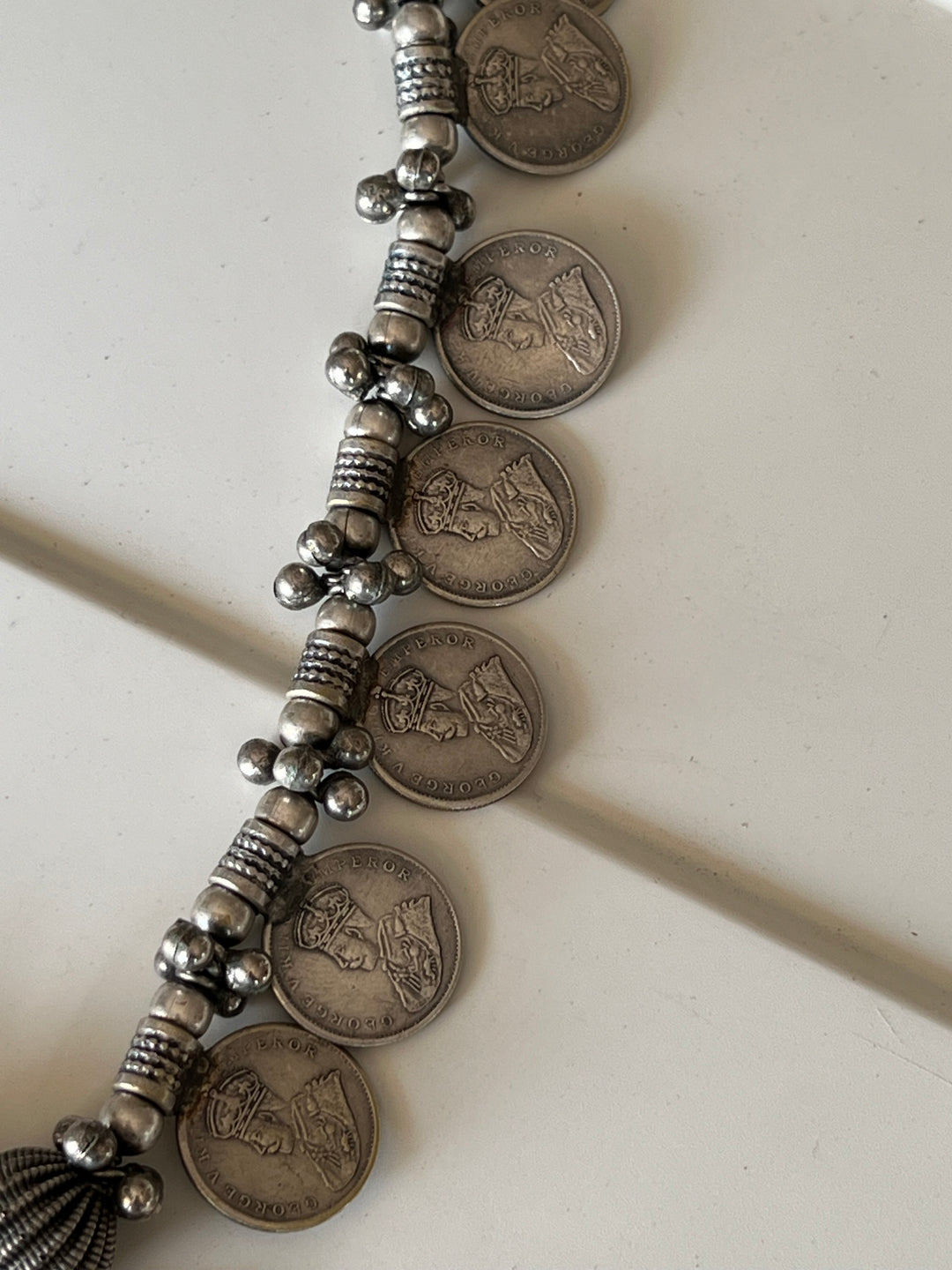 Antique Pendant Coin Necklace - Elevate Your Elegance