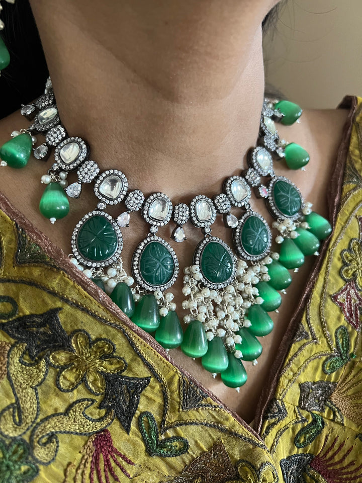 Victorian Necklace with Earrings and Mangtikka