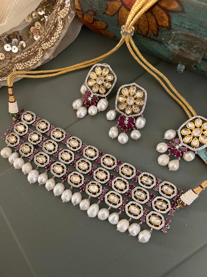 Scintillating Bridal Kundan Choker with Earrings and Maangtikka